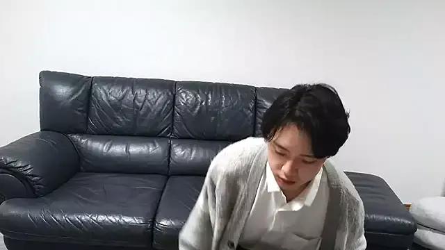 nunnun00 from StripChat