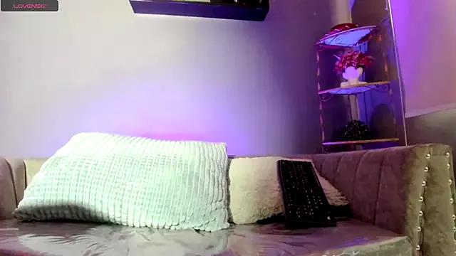 Oasis_Fairy from StripChat