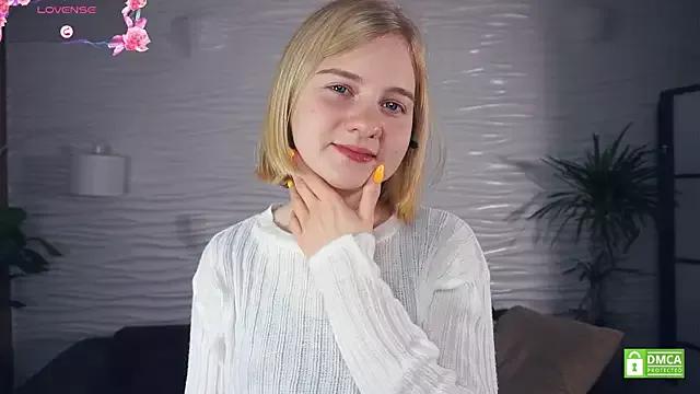 OdelinaFicken from StripChat