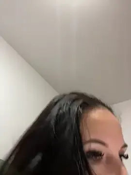 Playful_Amanda — Keep my ass wet