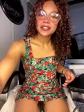 Cute PrettyLia wants you to fuck their body now PrettyLia from StripChat