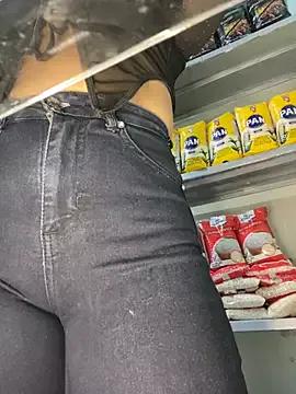 Queen_lorena from StripChat