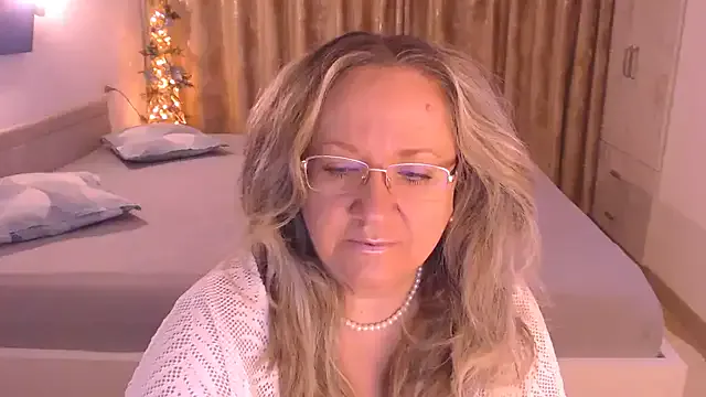 StripChat Raisshy is Private Raisshy — big body, big ass and tits...touch me