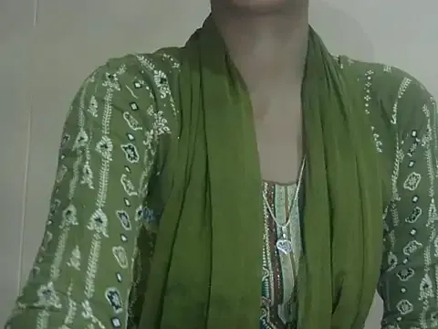Ranii2 from StripChat