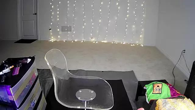 Admire Ravishing_Roma, she wants to masturbate for you Ravishing_Roma from StripChat