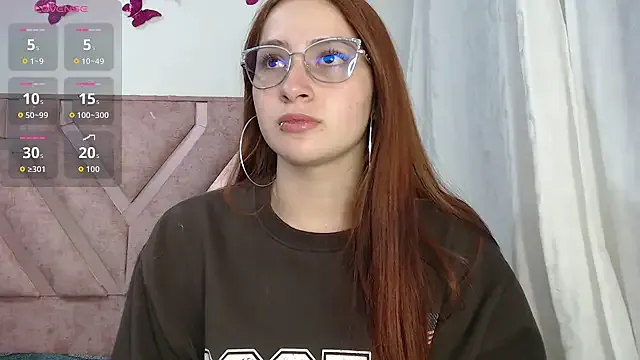 Roxy-Fox_ on StripChat