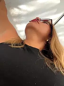 Discover StripChat's Sara_calderon sara_calderon from StripChat