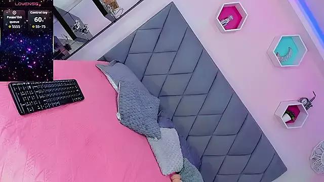 Hot Sexiigabriela wants you to fuck zir body now Sexiigabriela from StripChat