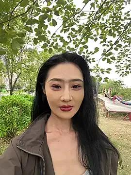 Discover So-linger, she wants to masturbate for you so-linger from StripChat