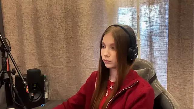 Discover Softixq, she wants to masturbate for you Softixq from StripChat