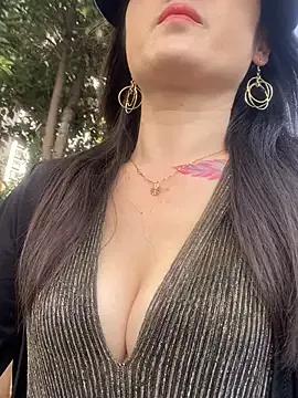 sunny-520 from StripChat