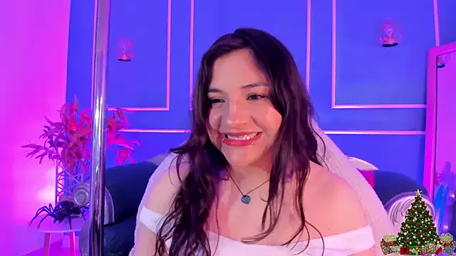 TaraTaylorr on StripChat