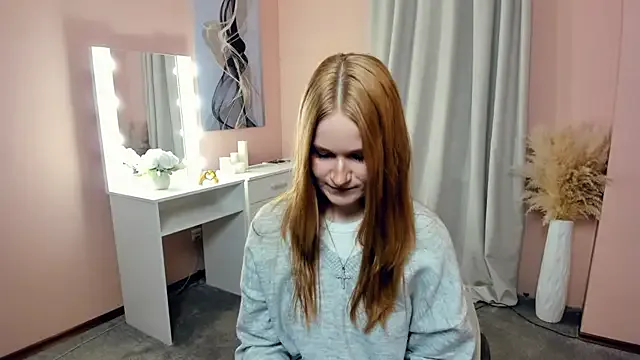 StripChat TheressaDotts is Freechat TheressaDotts — Flash my booty without shorts