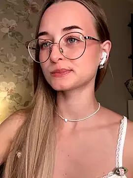 Try Tiffanyhunt, she wants to masturbate for you Tiffanyhunt from StripChat