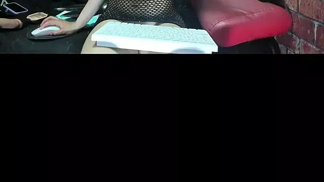 Explore StripChat's Tracy_KS Tracy_KS from StripChat