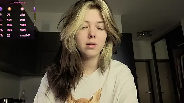 StripChat Vanessa_Walters is Private Vanessa_Walters — Make my ass red in doggy pose