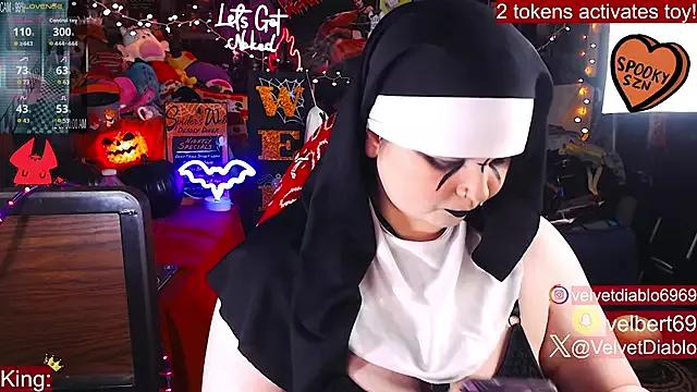 Hot VelvetDiablo wants you to fuck their body now VelvetDiablo from StripChat