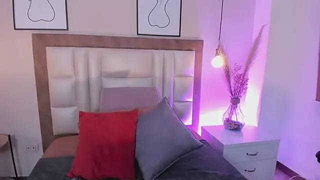 Slutty VelvettCrowee from StripChat VelvettCrowee from StripChat