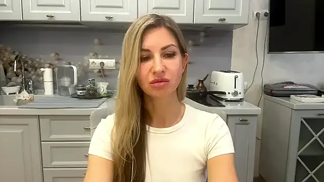 ViKetchem — Take off shorts for bouncing ass