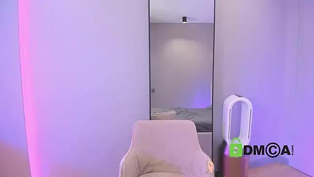 Wallflowerr from StripChat