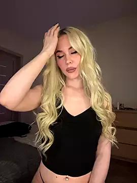 Try 23 years old xDinnax from StripChat xDinnax from StripChat