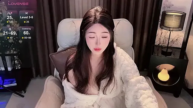 Yaikun0-0 on StripChat